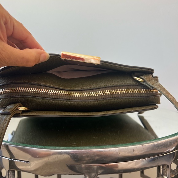 NWT Nine West mini crossbody purse in this olive color is great for any occasion - Picture 4 of 9